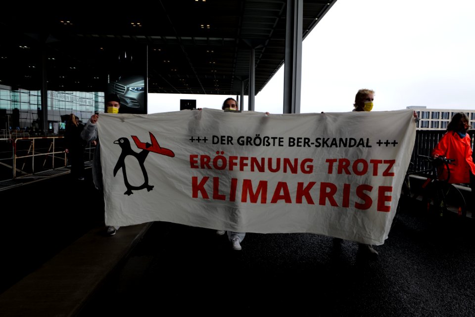 Abgehoben demonstration against BER opening 2020-10-31 49