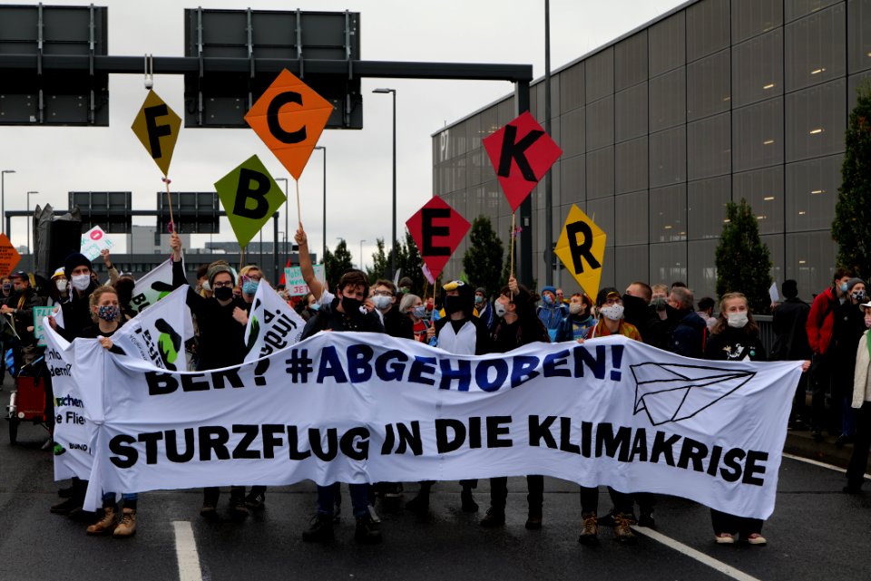 Abgehoben demonstration against BER opening 2020-10-31 04