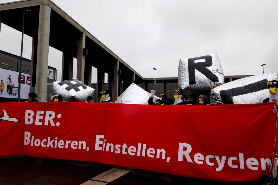 Abgehoben demonstration against BER opening 2020-10-31 67