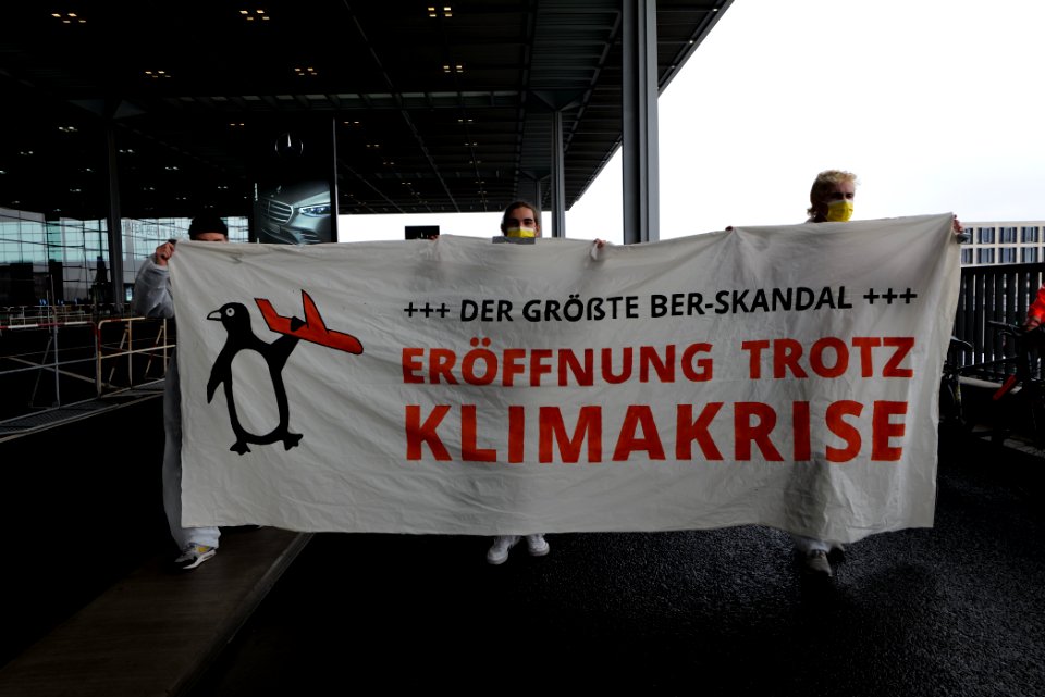 Abgehoben demonstration against BER opening 2020-10-31 50
