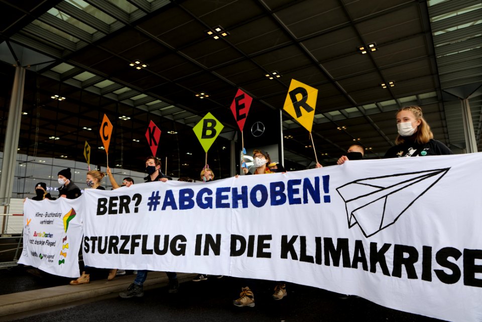 Abgehoben demonstration against BER opening 2020-10-31 36