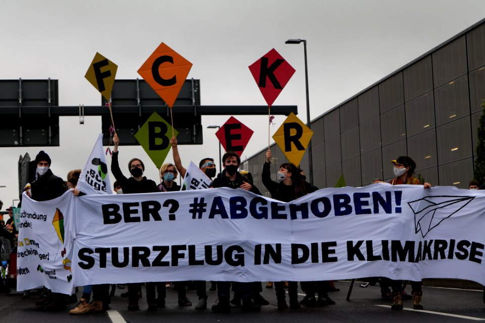 Abgehoben demonstration against BER opening 2020-10-31 05