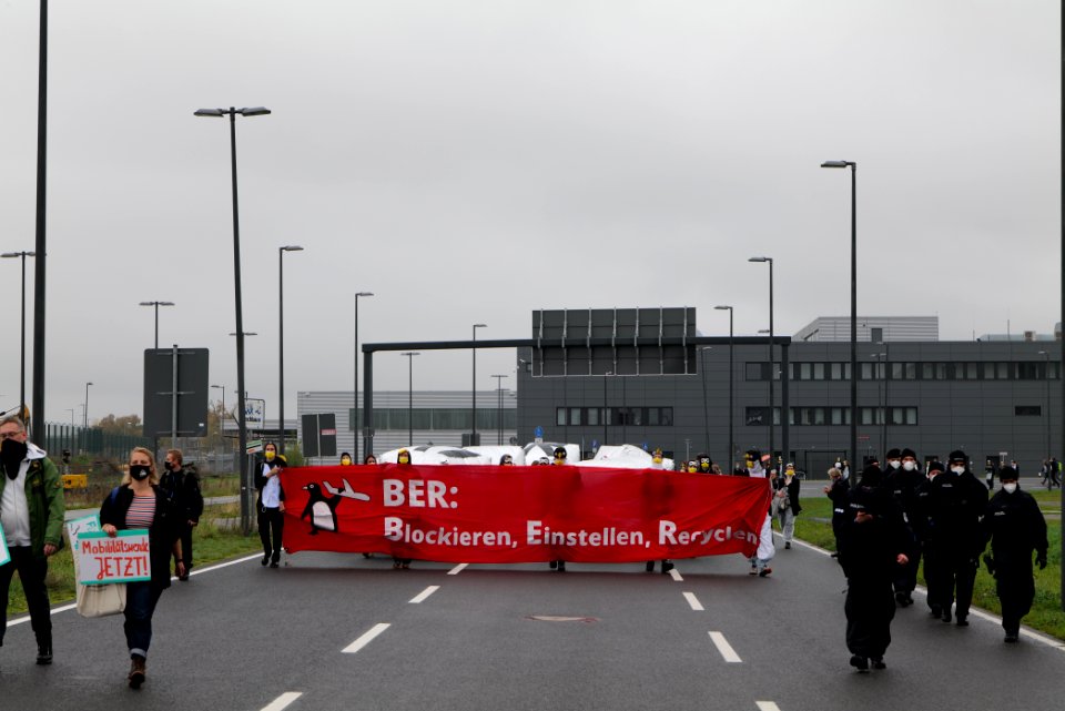 Abgehoben demonstration against BER opening 2020-10-31 97