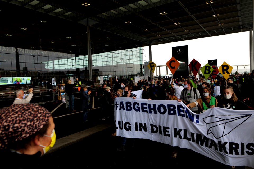 Abgehoben demonstration against BER opening 2020-10-31 22