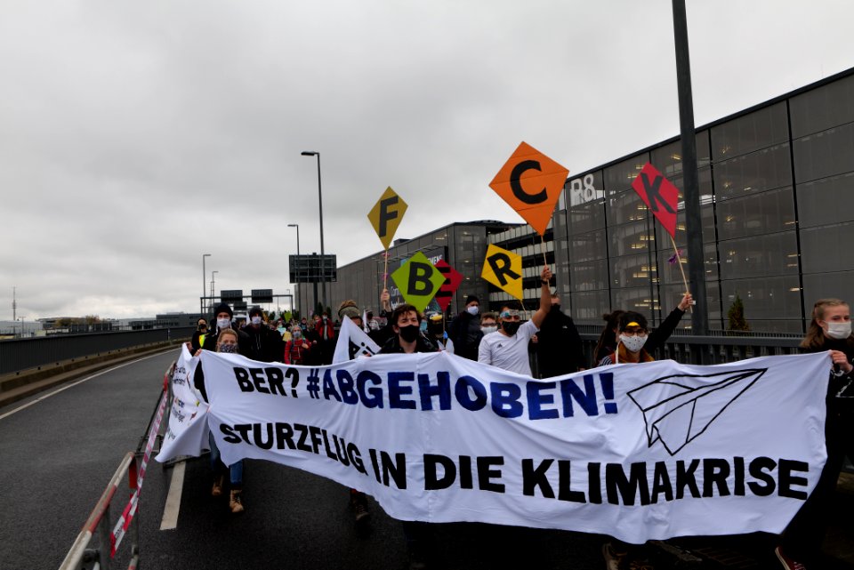 Abgehoben demonstration against BER opening 2020-10-31 07