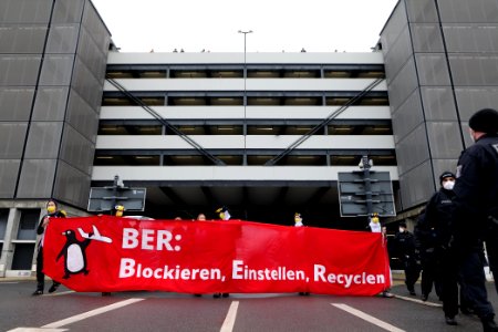 Abgehoben demonstration against BER opening 2020-10-31 100