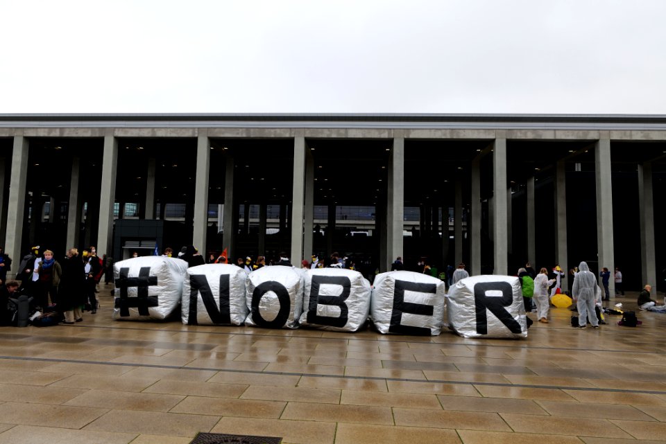 Abgehoben demonstration against BER opening 2020-10-31 119