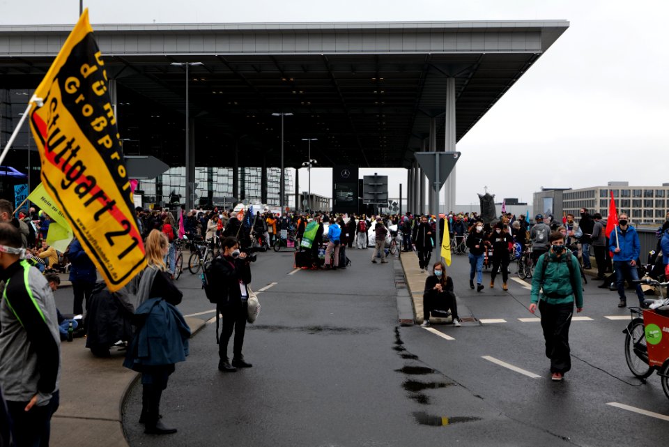 Abgehoben demonstration against BER opening 2020-10-31 54