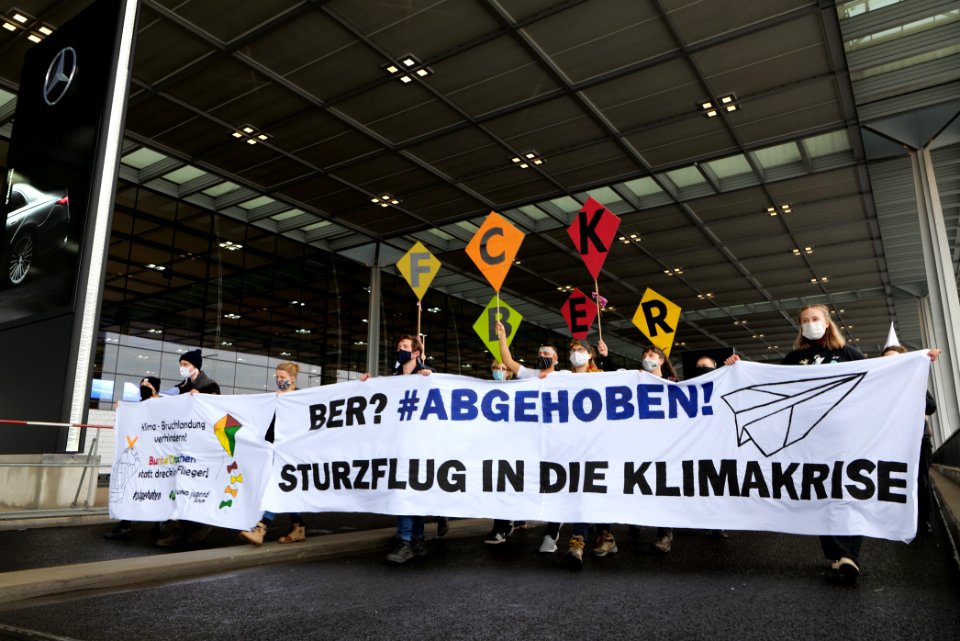 Abgehoben demonstration against BER opening 2020-10-31 31