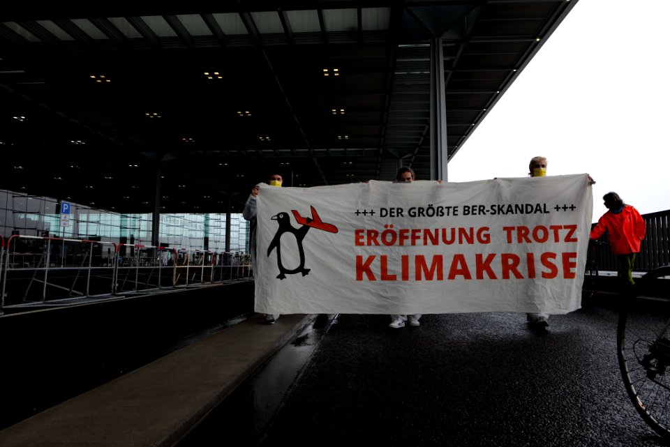 Abgehoben demonstration against BER opening 2020-10-31 51