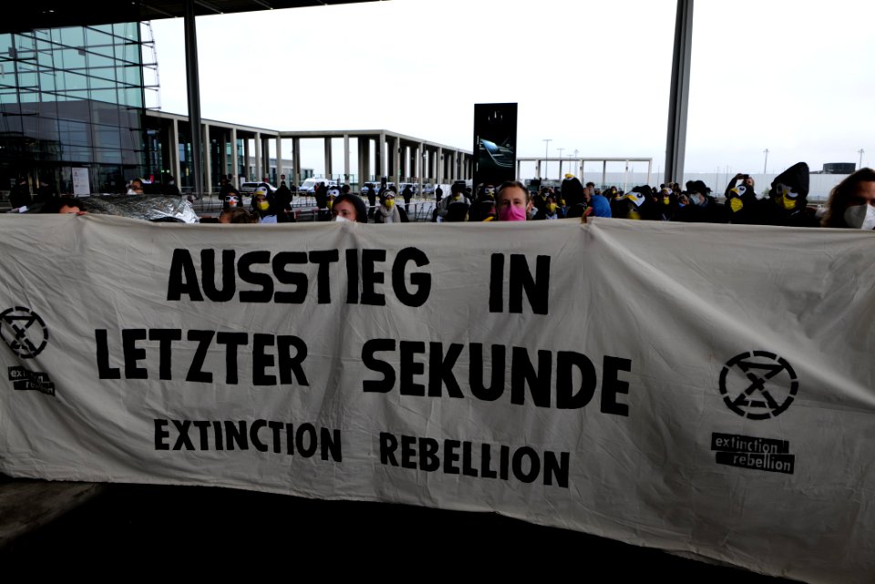 Abgehoben demonstration against BER opening 2020-10-31 46