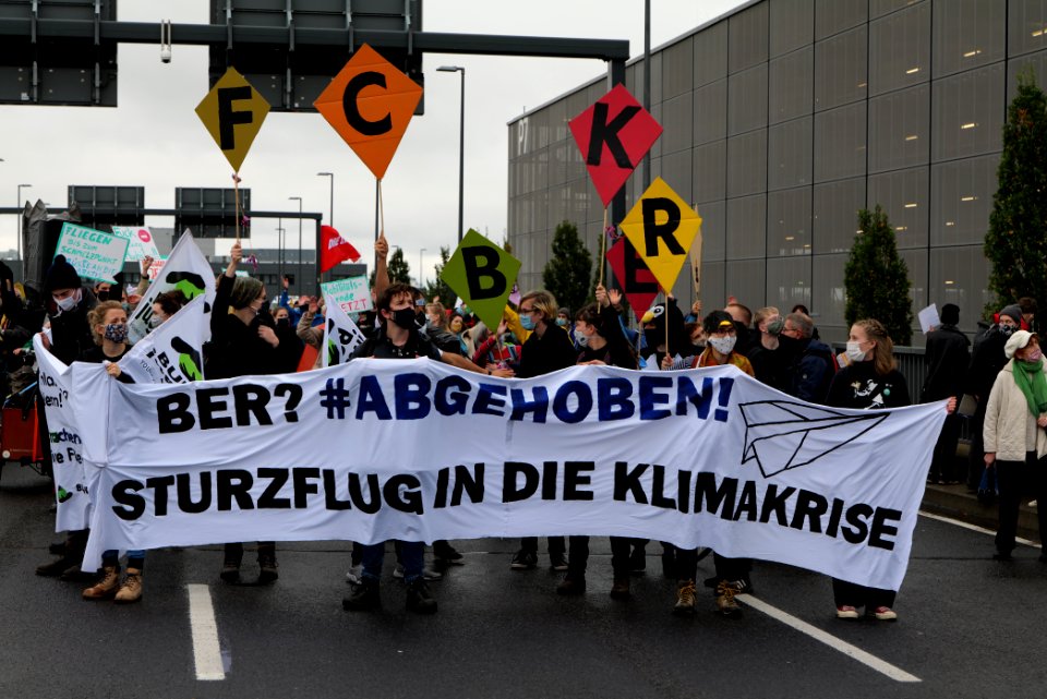 Abgehoben demonstration against BER opening 2020-10-31 03