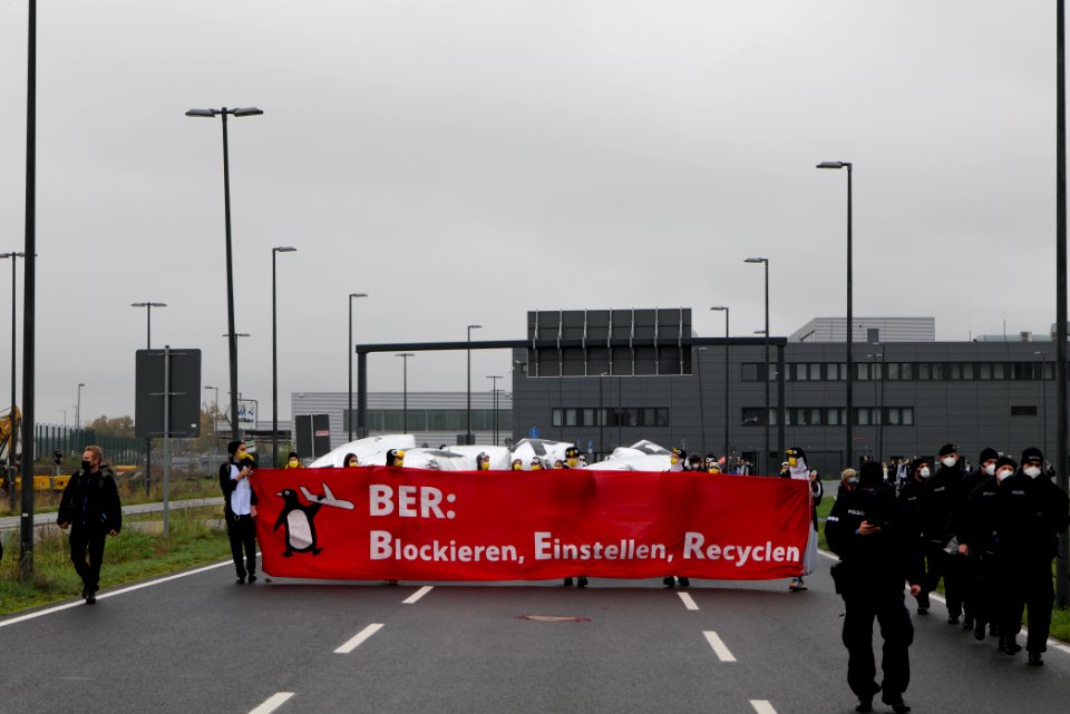 Abgehoben demonstration against BER opening 2020-10-31 98