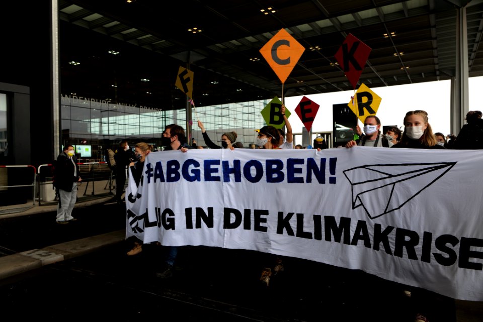 Abgehoben demonstration against BER opening 2020-10-31 24