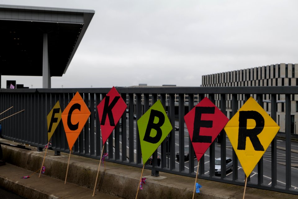 Abgehoben demonstration against BER opening 2020-10-31 56