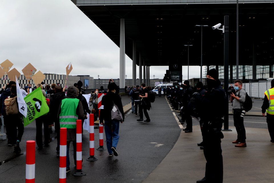 Abgehoben demonstration against BER opening 2020-10-31 17