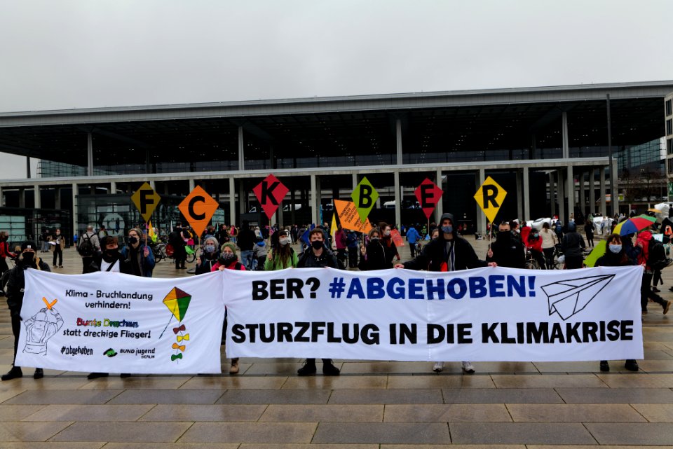 Abgehoben demonstration against BER opening 2020-10-31 111