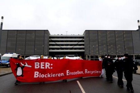 Abgehoben demonstration against BER opening 2020-10-31 103