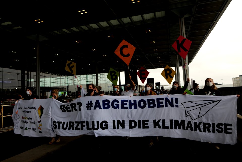 Abgehoben demonstration against BER opening 2020-10-31 27