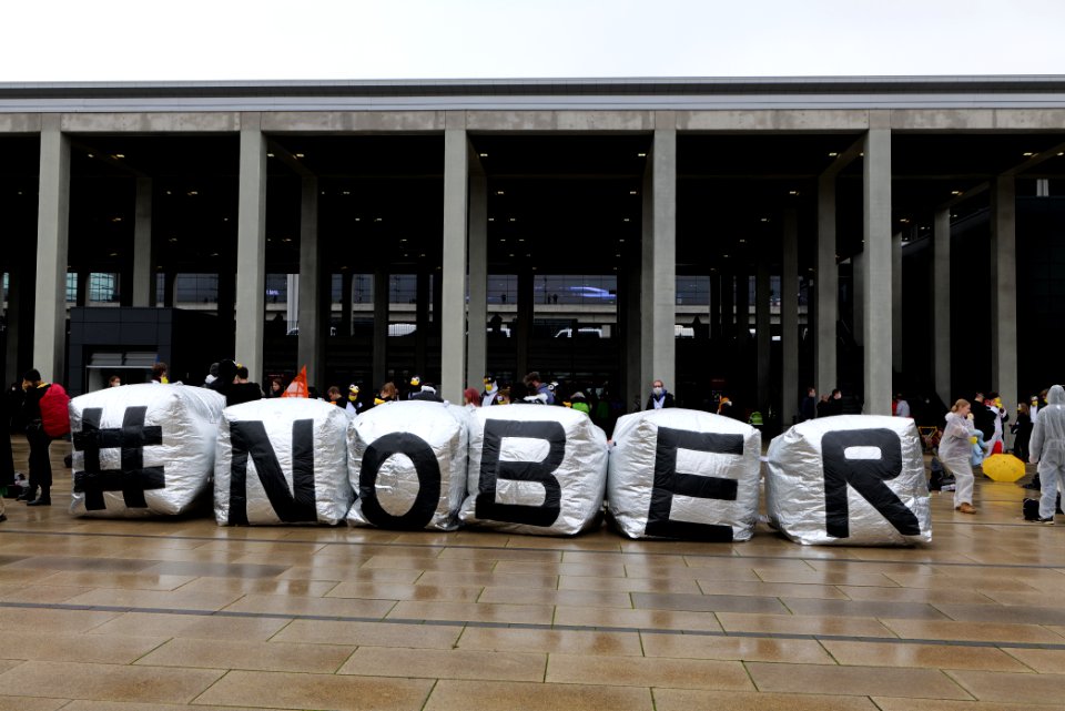 Abgehoben demonstration against BER opening 2020-10-31 120
