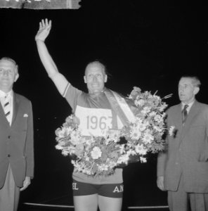 Achtervolging voor Proffessionals 5 km in Olympisch Stadion , kampioenschap spri, Bestanddeelnr 915-2353