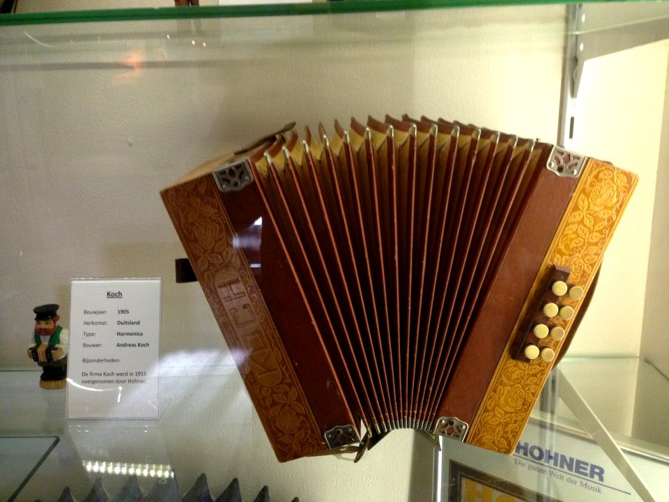 Accordeonmuseum De Muse - 13 accordeon (Koch)