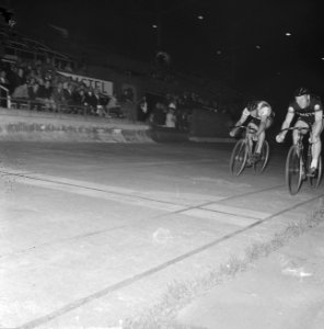 Achtervolging voor Proffessionals 5 km in Olympisch Stadion , kampioenschap spri, Bestanddeelnr 915-2351