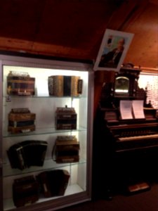 Accordeonmuseum De Muse - 22 accordeons (Rusland) en orgel