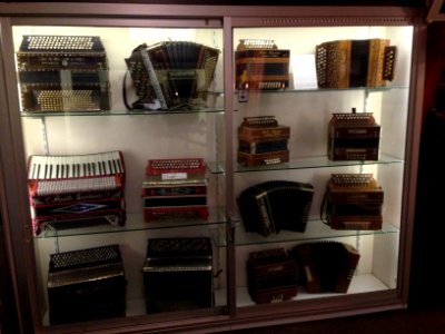 Accordeonmuseum De Muse - 21 accordeons (Rusland)