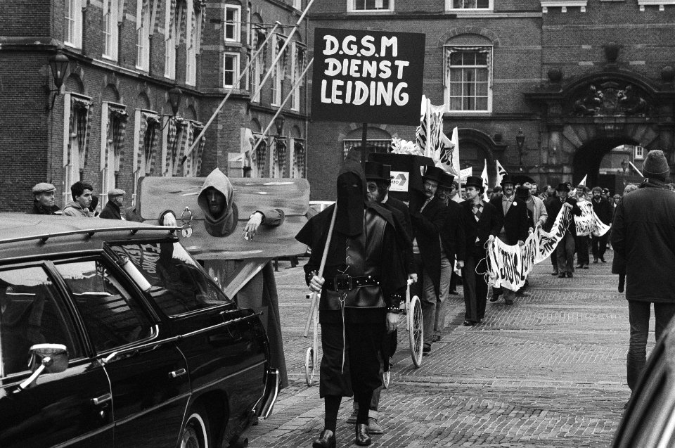 ABVAKABO bij directoraat Scheepvaart en Maritieme Zaken (DGSM) dem. tegen samen, Bestanddeelnr 931-9827