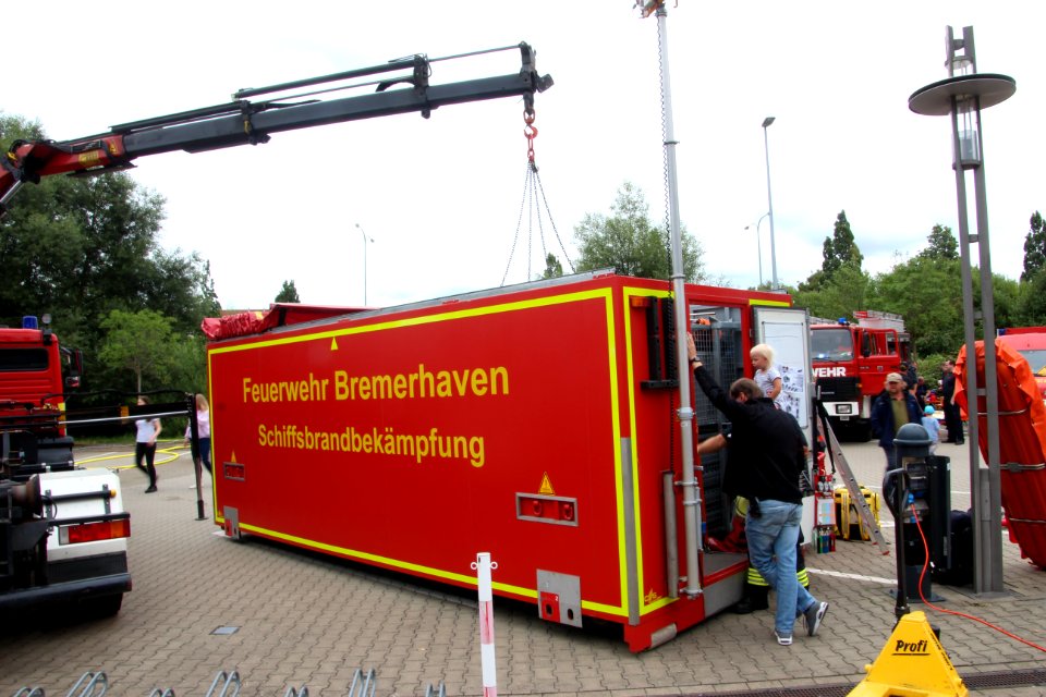 Abrollbehälter AB-Schiffsbrandbekämpfung, Feuerwehr Bremerhaven, Jubiläumsfeier 125 Jahre Feuerwehr Bremerhaven