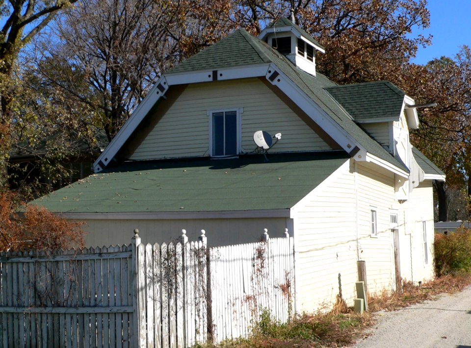 Abraham Castetter house carriage barn from SW 1