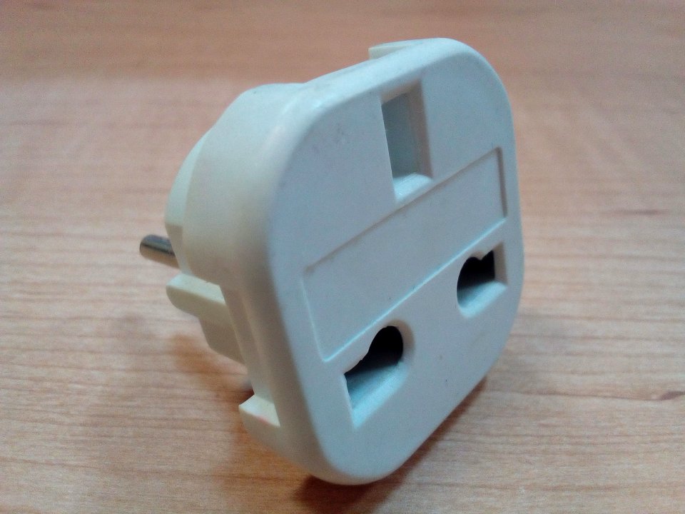 AC Converter Adapter UK-EU