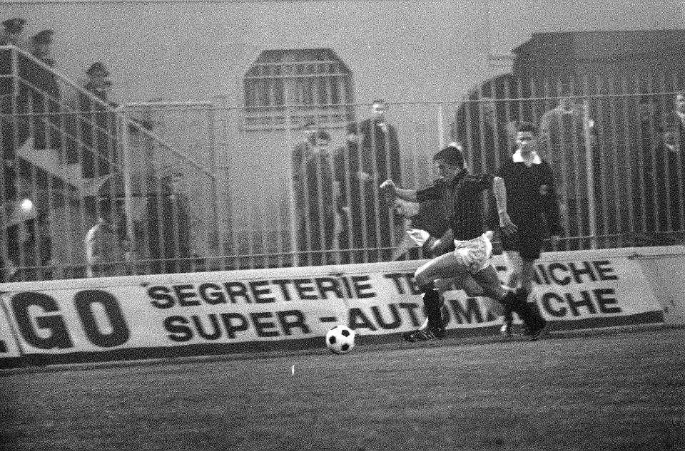 AC Milan tegen Feyenoord 1-0 Europa Cup I . Aktie, Bestanddeelnr 922-9643