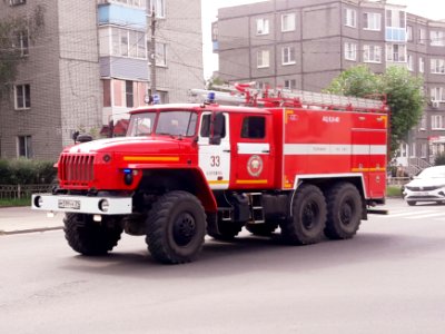 AC 6.0-40 (Ural) fire engine photo