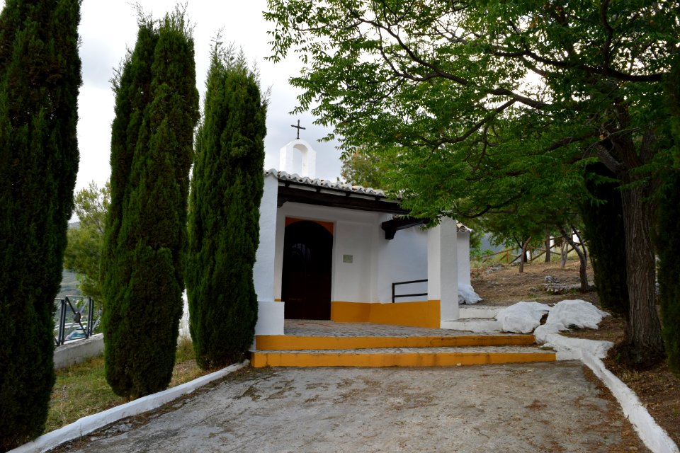 Acceso a la ermita del Santo Cristo de Charcales