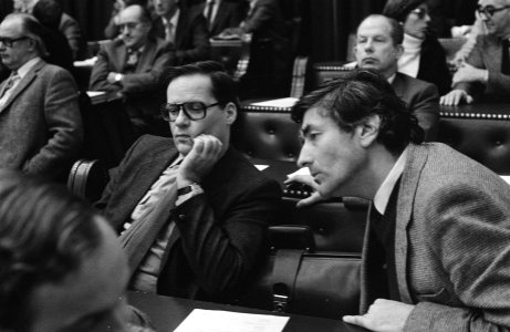 Abortuswetsontwerp Tweede Kamer , CDA-woordvoerder Deetman (l) krijgt nog even b, Bestanddeelnr 931-1289