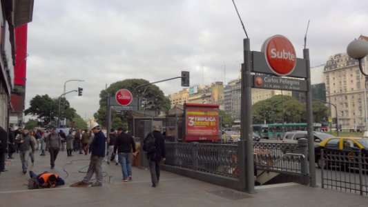 Acceso Est. Pellegrini (1)