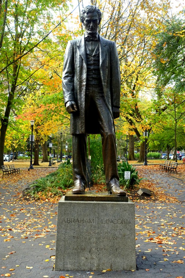 Abraham Lincoln by George Fite Waters (1894-1961), dedicated 1928 - Portland, Oregon - DSC08369