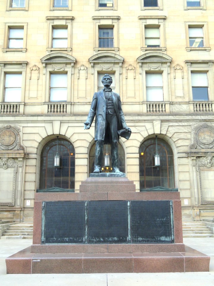 Abraham Lincoln by Max Kalish - Cleveland Municipal School District Headquarters - DSC07947