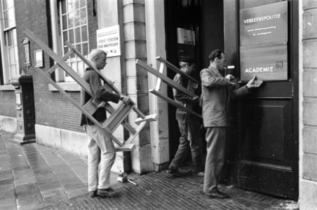 Academie 63 in Haarlem in de Koudenhornkazerne geopend op initiatief van de kuns, Bestanddeelnr 915-2631