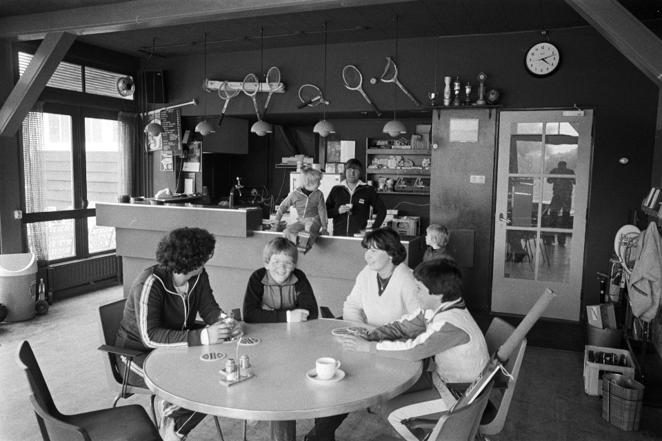 ABN kantine in Amstelveen, opdracht Volkskrant, Bestanddeelnr 929-7384