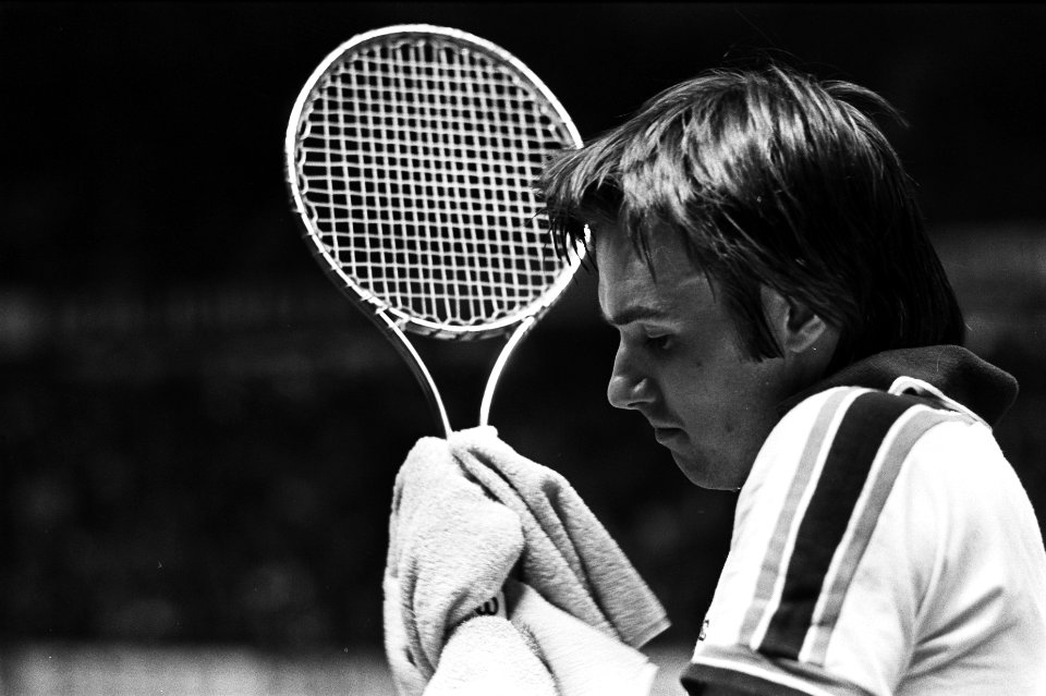 ABN-tennistoernooi in Rotterdam Jimmy Corners in actie (kop), Bestanddeelnr 929-6576