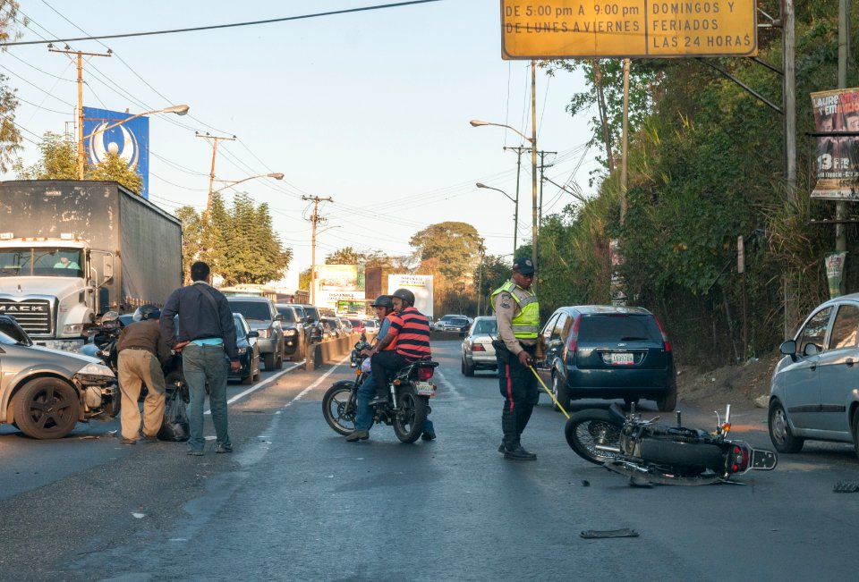 Accidente vial en la Autopista Caracas-Los Teques