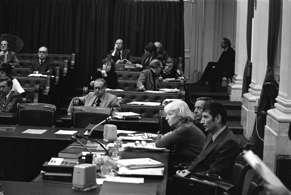 Abortusdebat in Tweede Kamer vlnr Hendriks, minister Vorrink en minister V, Bestanddeelnr 927-5652