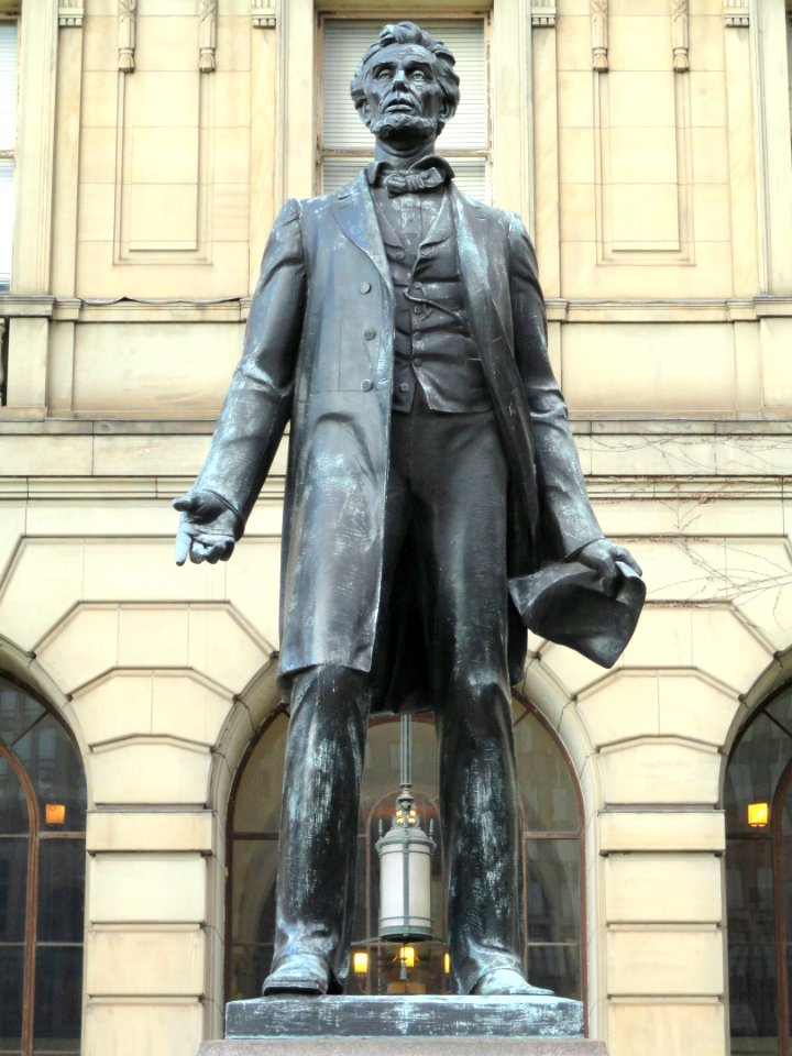 Abraham Lincoln by Max Kalish - Cleveland Municipal School District Headquarters - DSC07950