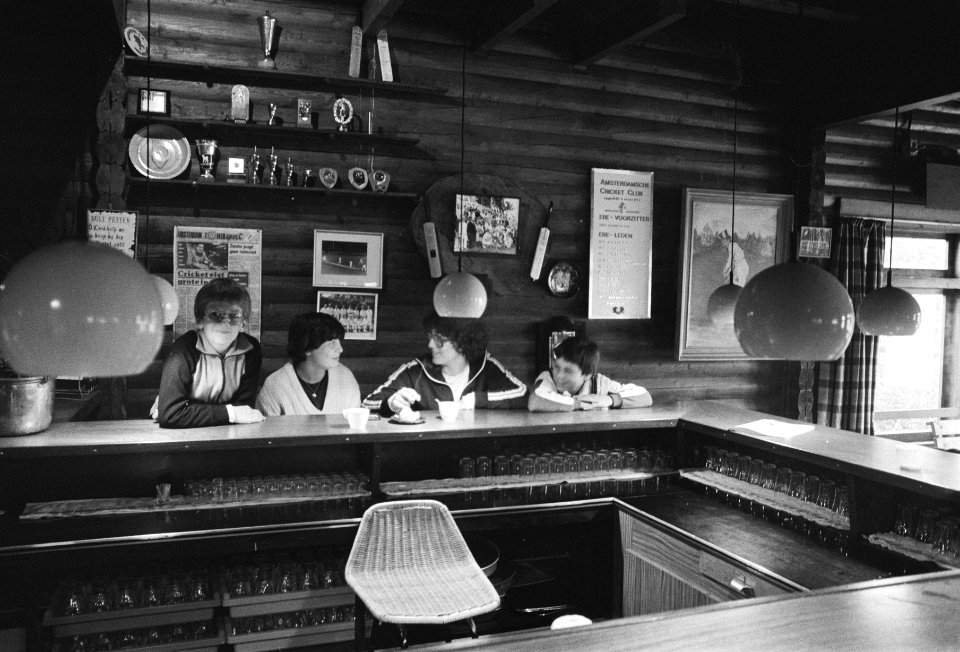ABN kantine in Amstelveen, opdracht Volkskrant, Bestanddeelnr 929-7385