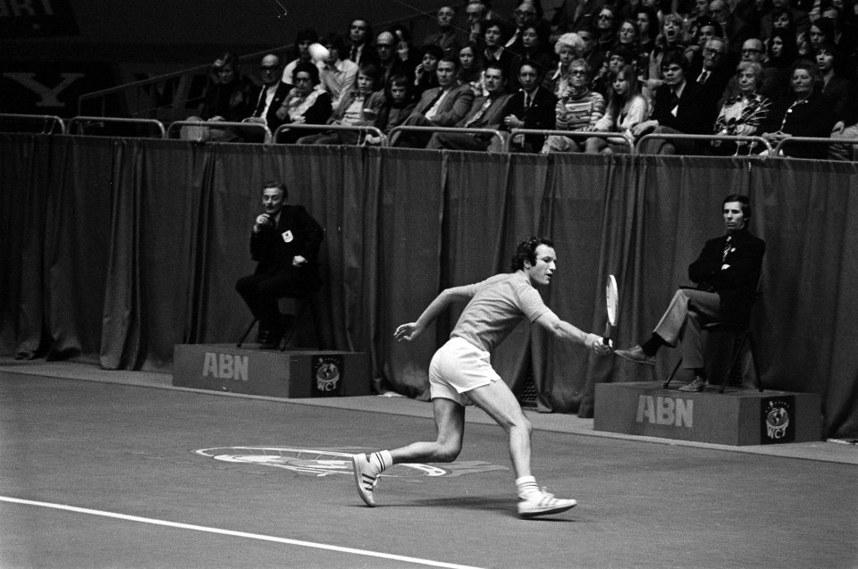 ABN-wereldtennistoernooi in Rotterdam Tom Okker in actie, Bestanddeelnr 927-7844