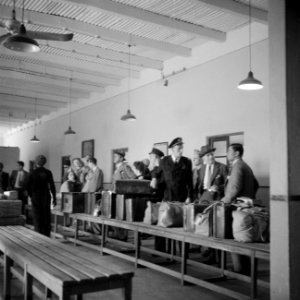 Aankomsthal op het vliegveld van Caïro, Bestanddeelnr 255-8197
