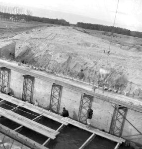 Aanleg autosnelweg E35 A12 voorbij Arnhem, overzicht van de werkzaamheden, voo, Bestanddeelnr 912-0750